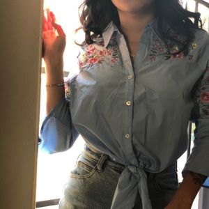 Bleuh Ciel button up top